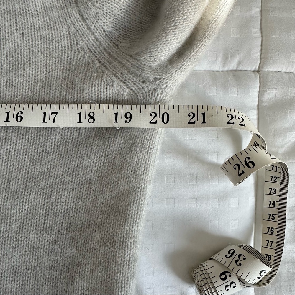 Joie Gray Cashmere Crew Neck Sweater Large - Picture 5 of 6